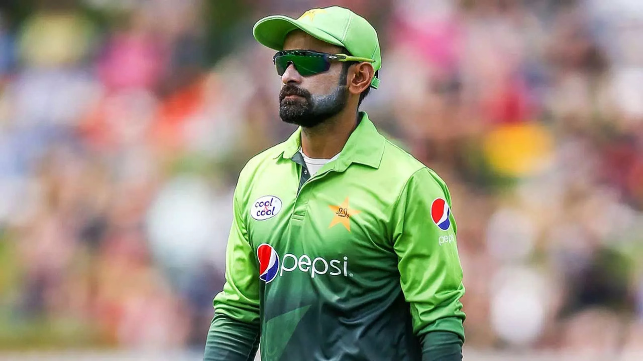 Mohammad Hafeez feels Team India enjoys favouritism due to BCCI's riches