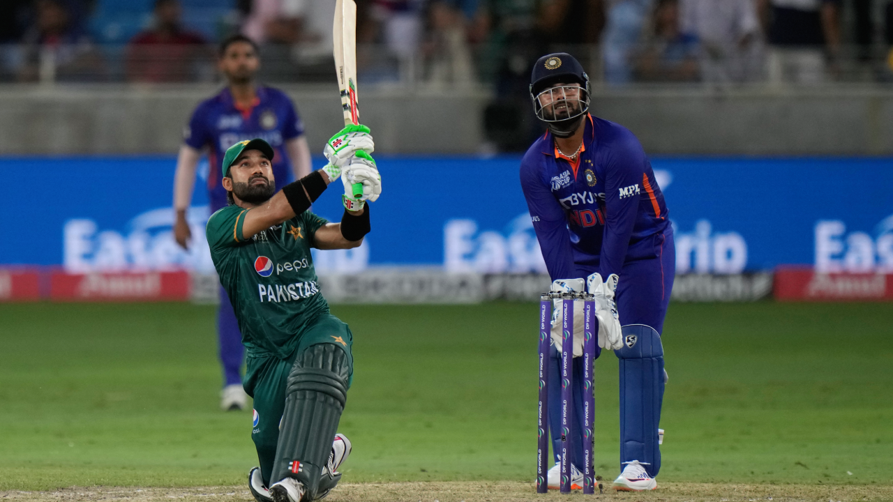 Asia Cup: Virat Kohli's half-century goes in vain; Rizwan, Nawaz stun ...