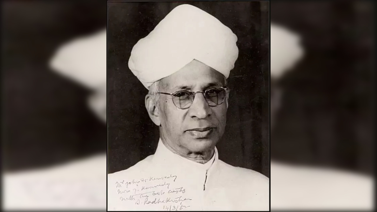 One of the most well-known scholars of his time, Dr Radhakrishnan lived to be 86 years and throughout his life, he believed that teachers should be the best minds in the country.