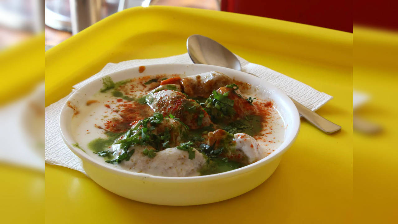 Dahi vada – this dish includes yogurt and a vada made from lentils. It is often served cold as a side dish with a complete meal. The probiotic and protein content make it a healthy choice.