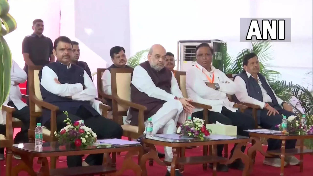 ​Union Home Minister Amit Shah chairs a meeting of BJP MPs, MLAs, MLCs and corporators in Mumbai