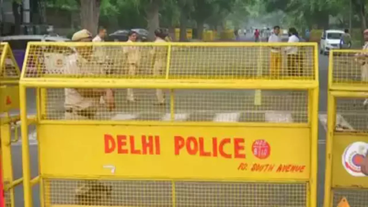 Delhi Police barricade