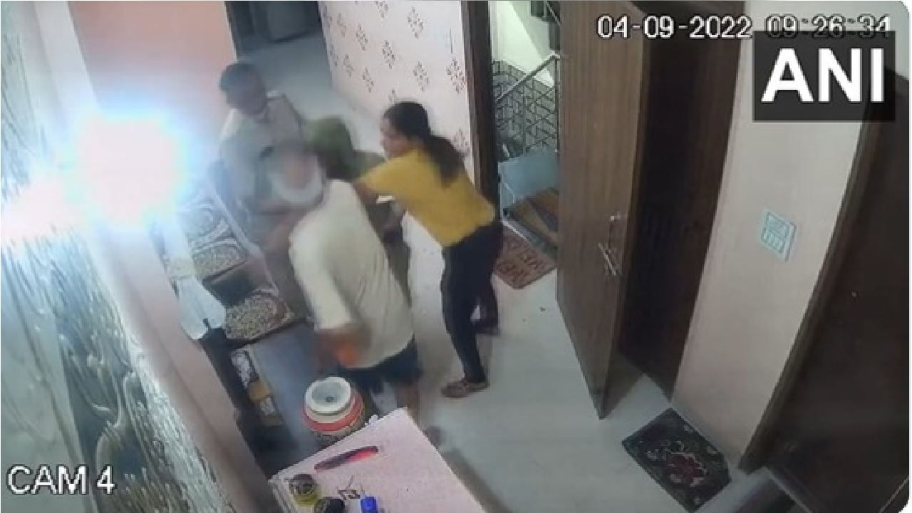 Delhi cop slaps father-in-law repeatedly in colleague's presence