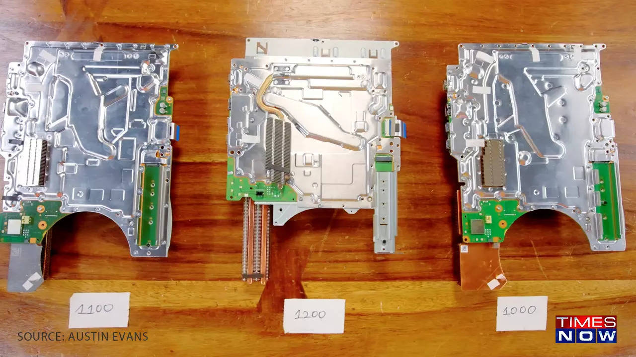 Радиатор ps5. Ps5 CFI 1000b. Ps5 1100 1200 Comparison. Ревизии PLAYSTATION 5 В разобранном.