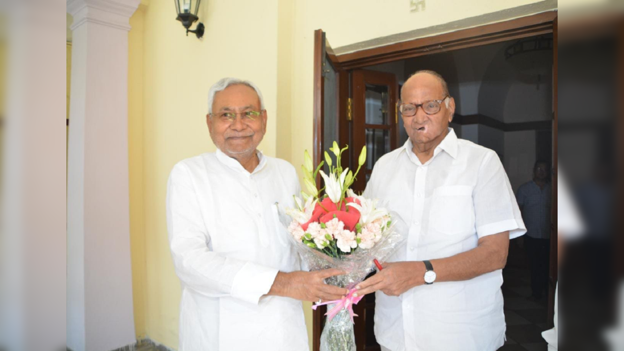 Bihar CM nitish Kumar meets NCP chief Sharad Pawar