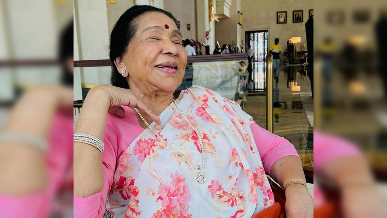 On Asha Bhosle's 89th birthday, we look back at the personal struggles of the singer who found solace in cooking. (Photo credit: Asha Bhosle/Instagram)