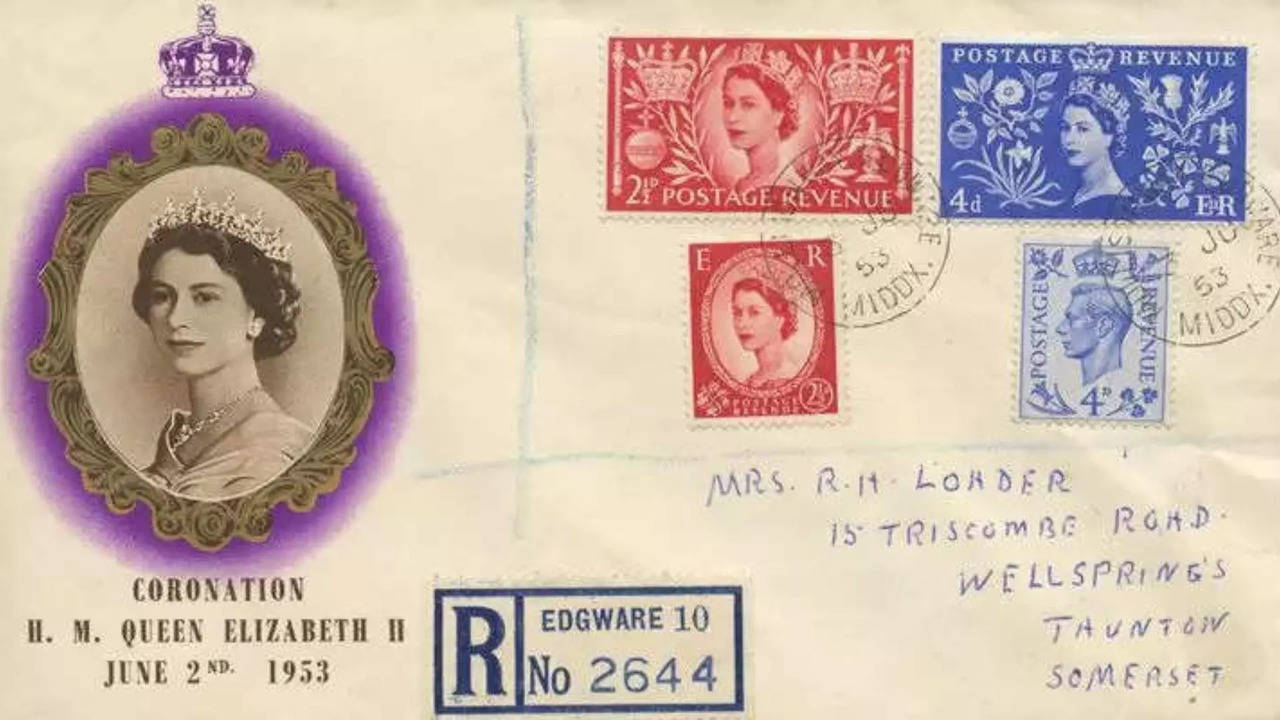 British First Day Covers of the postal department show the Queen wearing the necklace gifted by the Nizam of Hyderabad. (Photo: bfdc.co.uk)