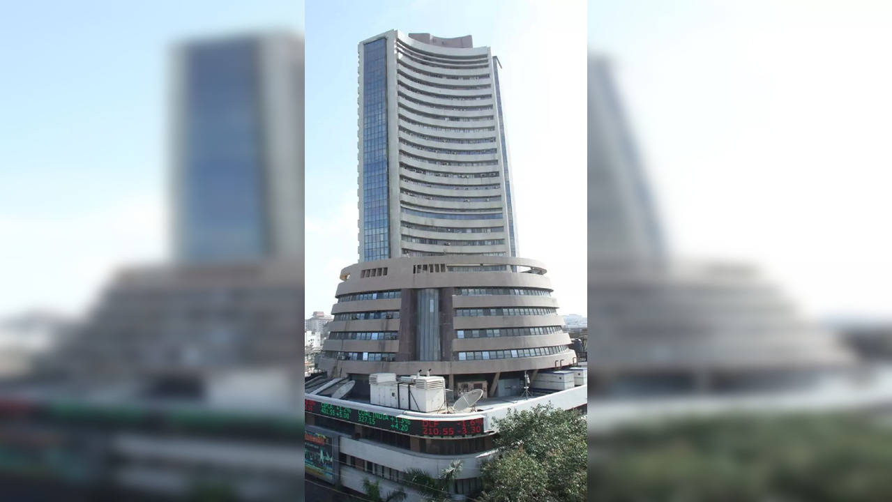 Sensex, Nifty up marginally; IT, banks gain