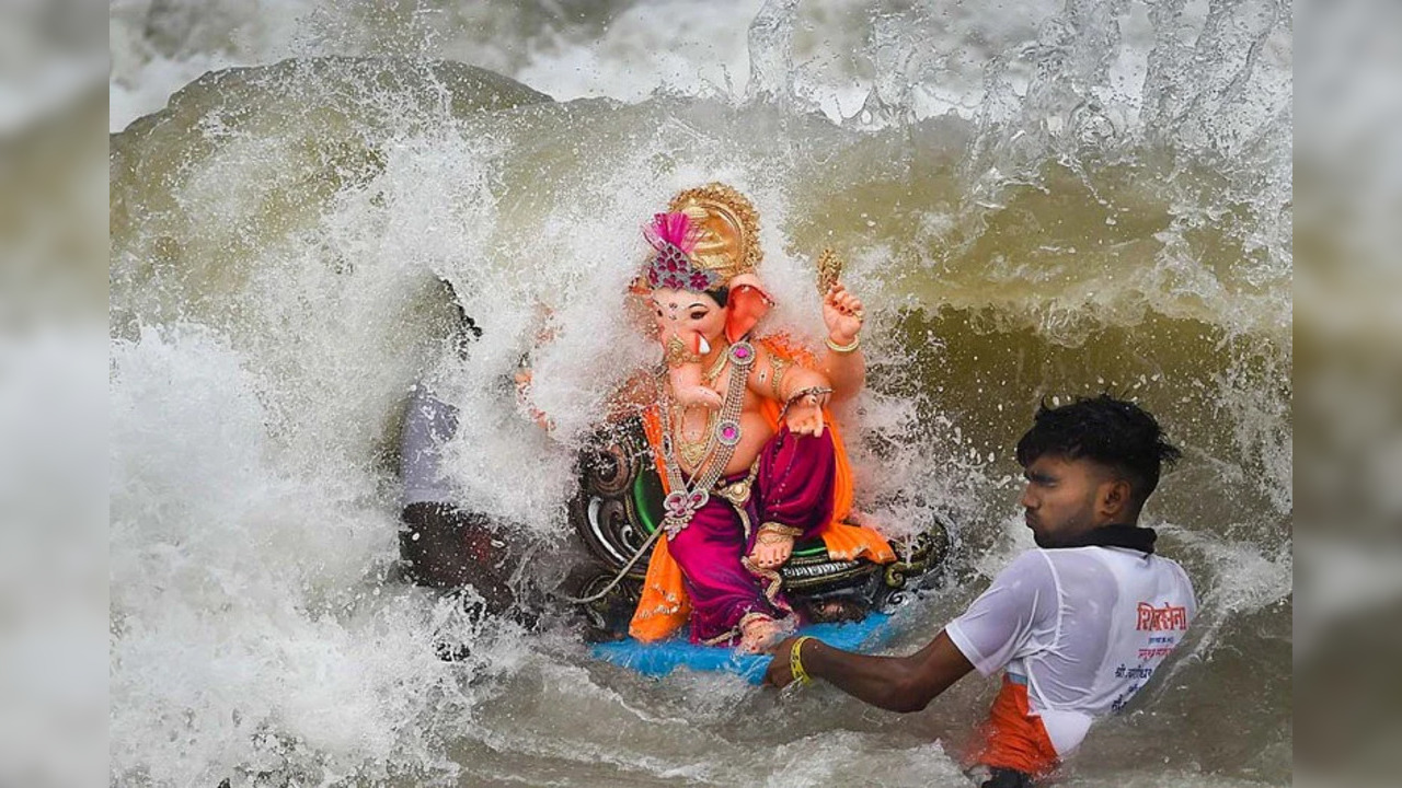 Ganesha visarjan - PTI.