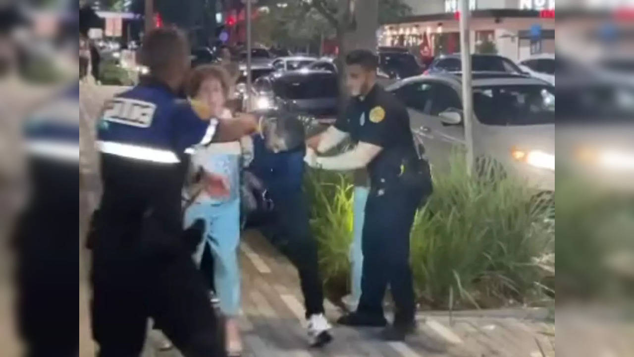 Florida man Jared Evans tries to use his 90-year-old grandmother to avoid arrest in Brickell, Miami | Screegrab from video by @onlyindade/Instagram