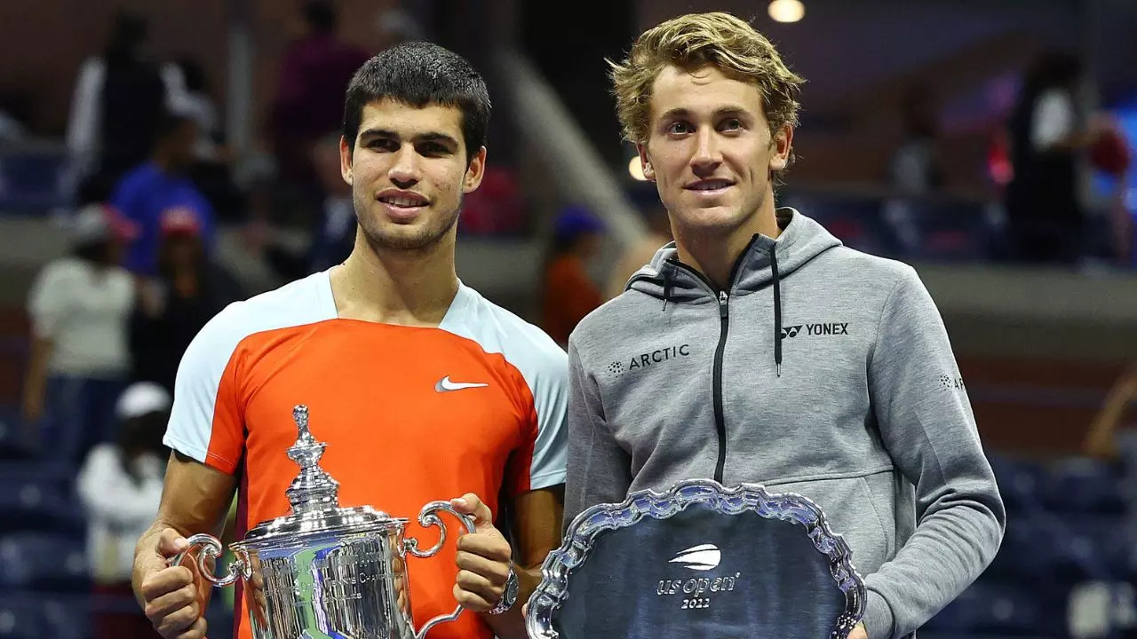 alcaraz and ruud us open 2022 trophies twitter