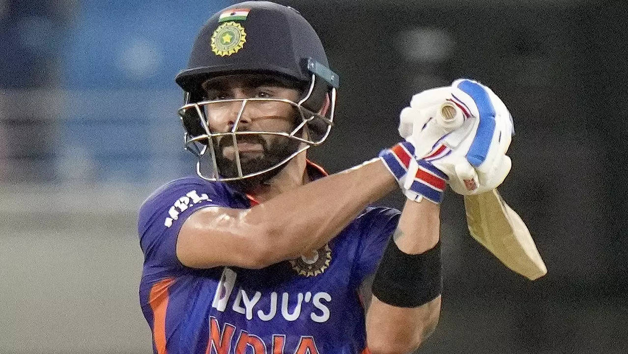 Twitter fumes at Kohli's strike rate despite scoring maiden fifty in IPL  2022