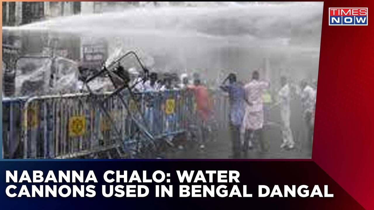 Nabanna Cholo Water Cannons Tear Gas Used By Kolkata Police To Stop Bjp Workers Protest 8442