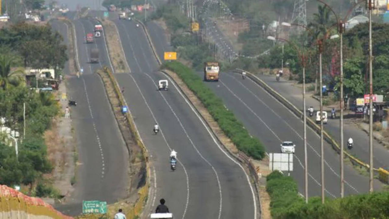Hoarding in Kaloor,Kochi at Kaloor Junction (Left) Traffic Toward|10xmt
