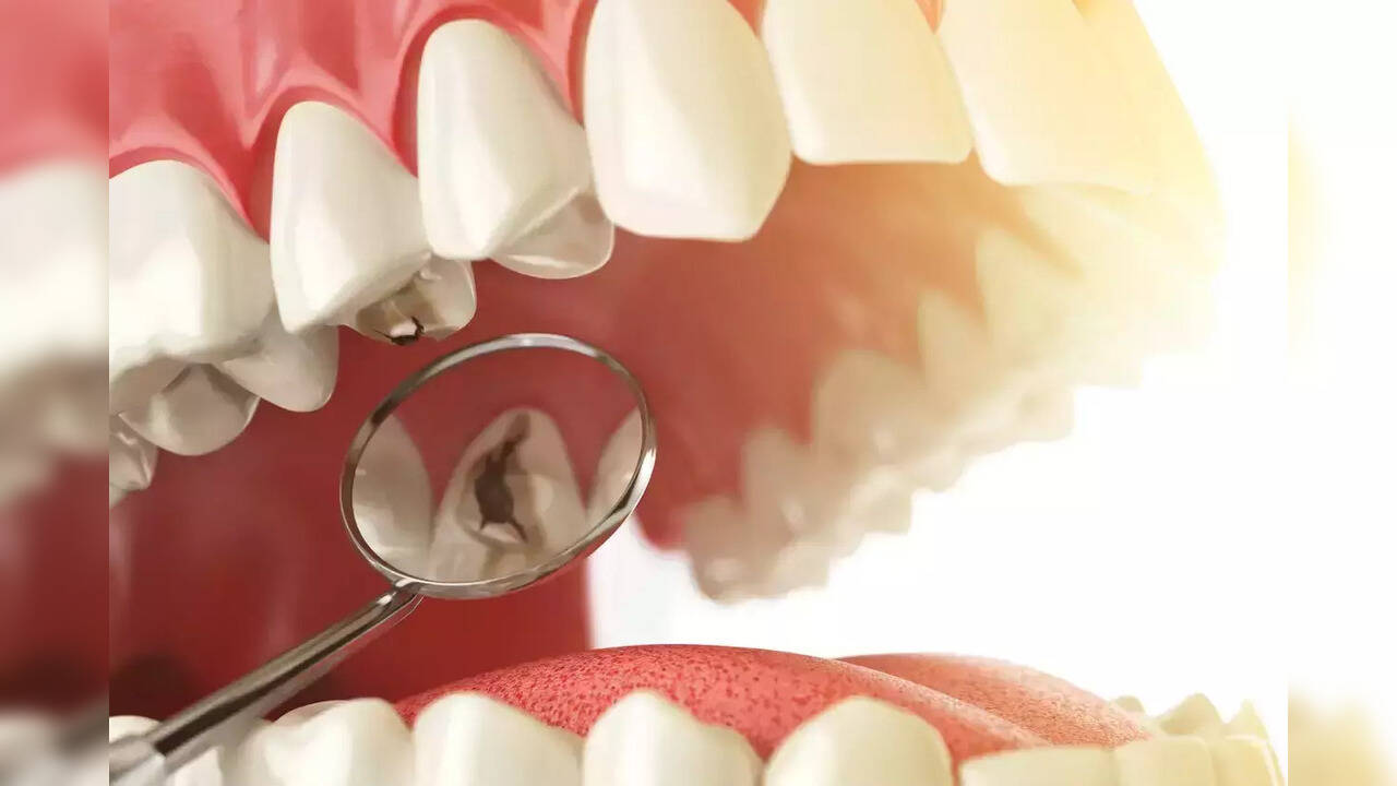 People in UK forced to pull out their own teeth as fewer dentists on