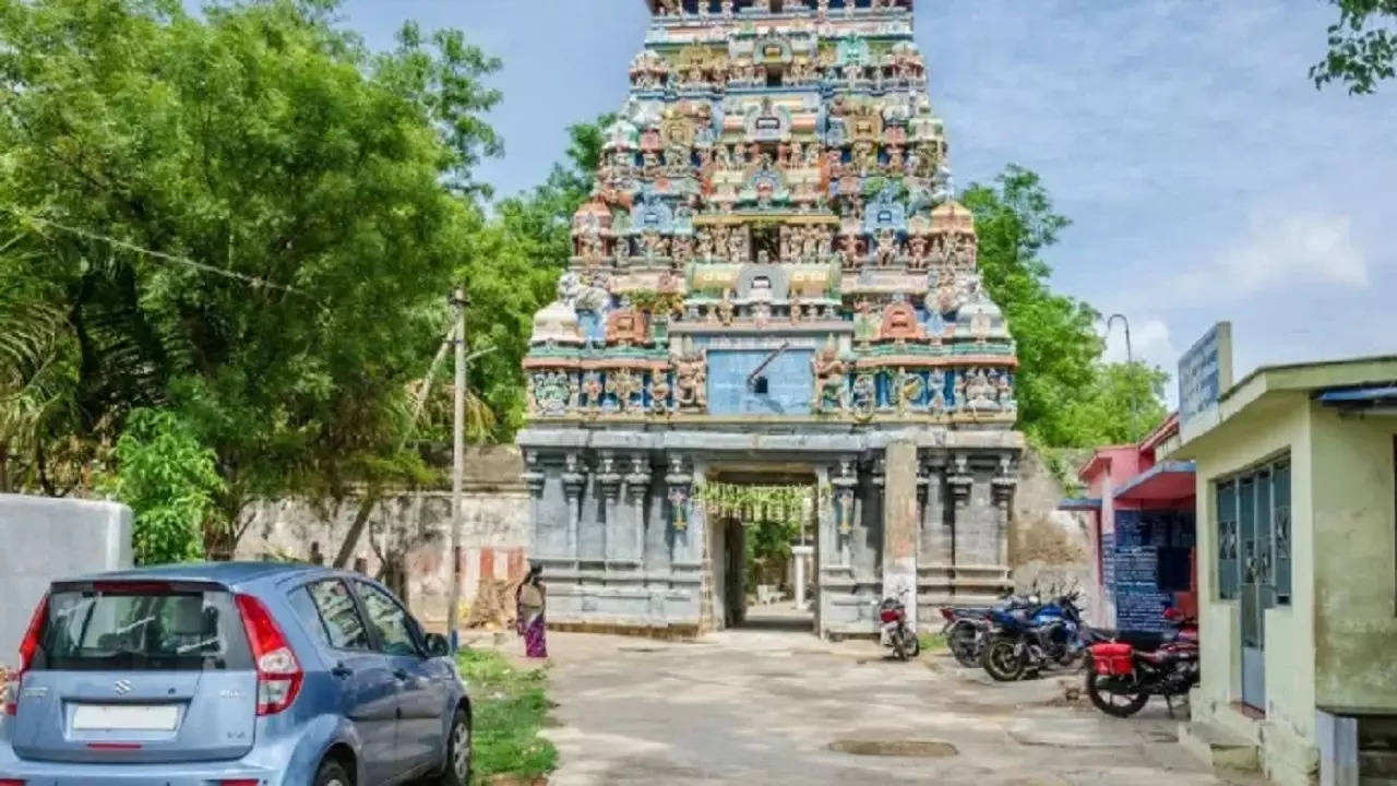 Tiruchendurai village