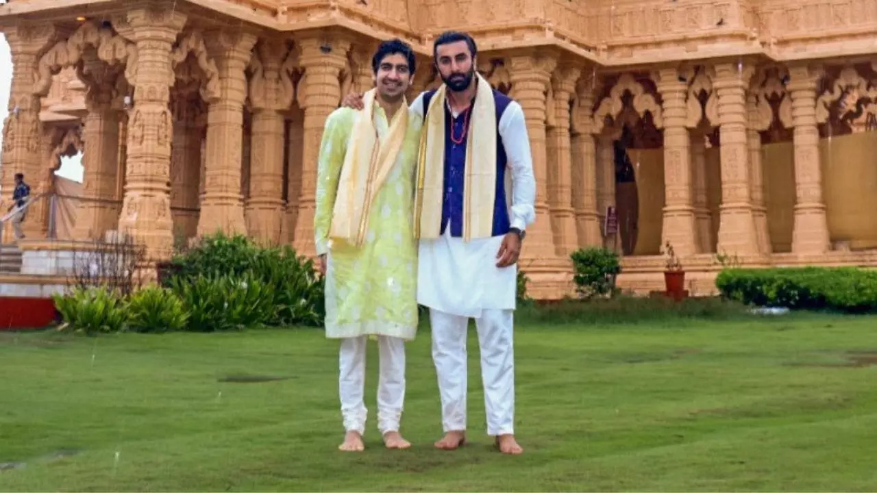 Ranbir Kapoor, Ayan Mukerji visit Somnath Temple