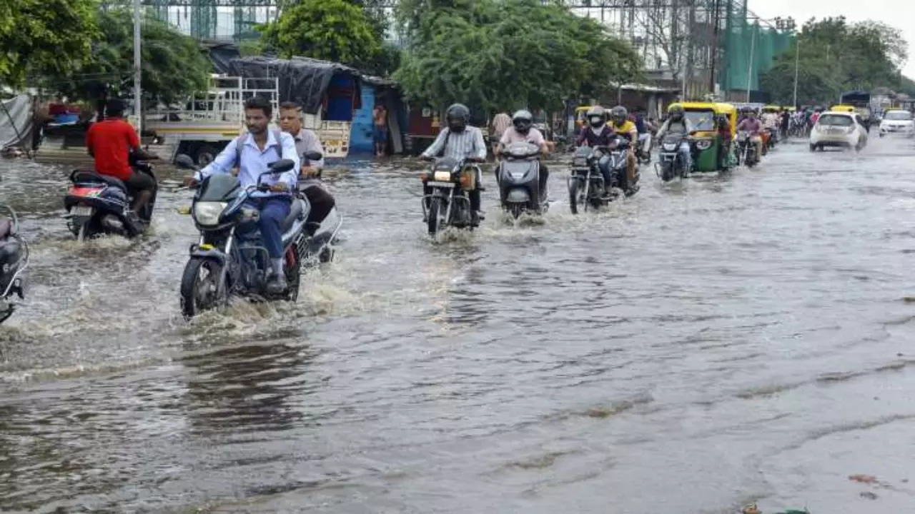 Ahmedabad waterlogged road