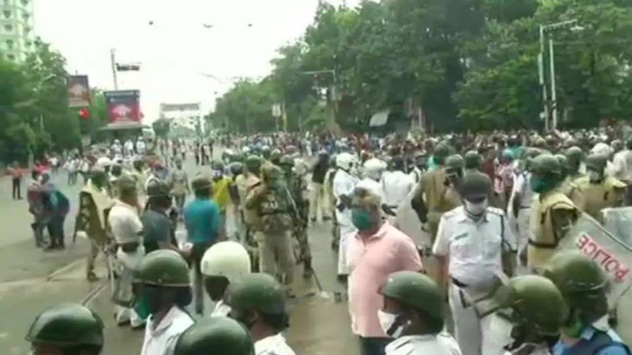 Clashes during BJP's Nabanna Chalo campaign