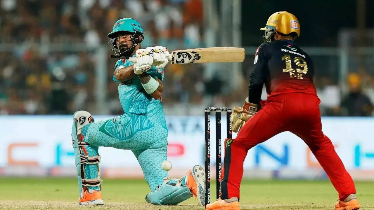 KL Rahul, Dinesh Karthik