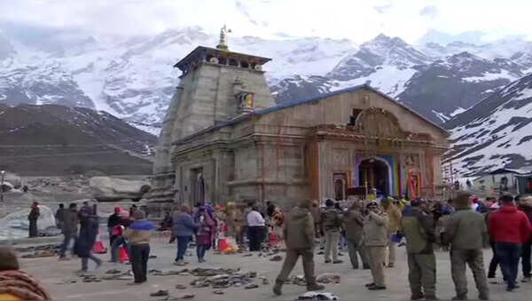 Kedarnath priests against gold plating of Kedarnath sanctum walls; call ...