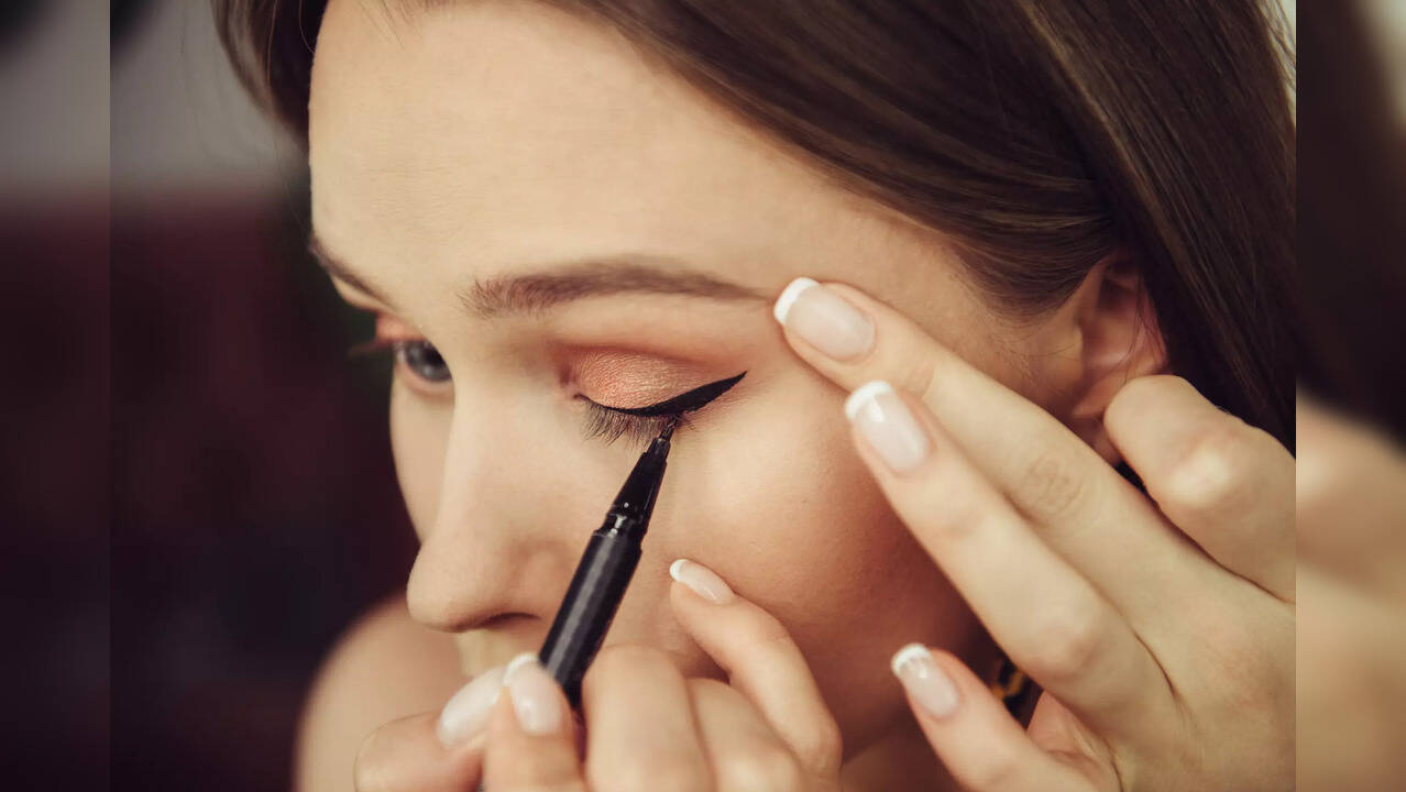 Sharing mascaras or eyeliners can be a mistake as sometimes, the bacteria on the product used by someone else or by you can be passed on to cause infections.