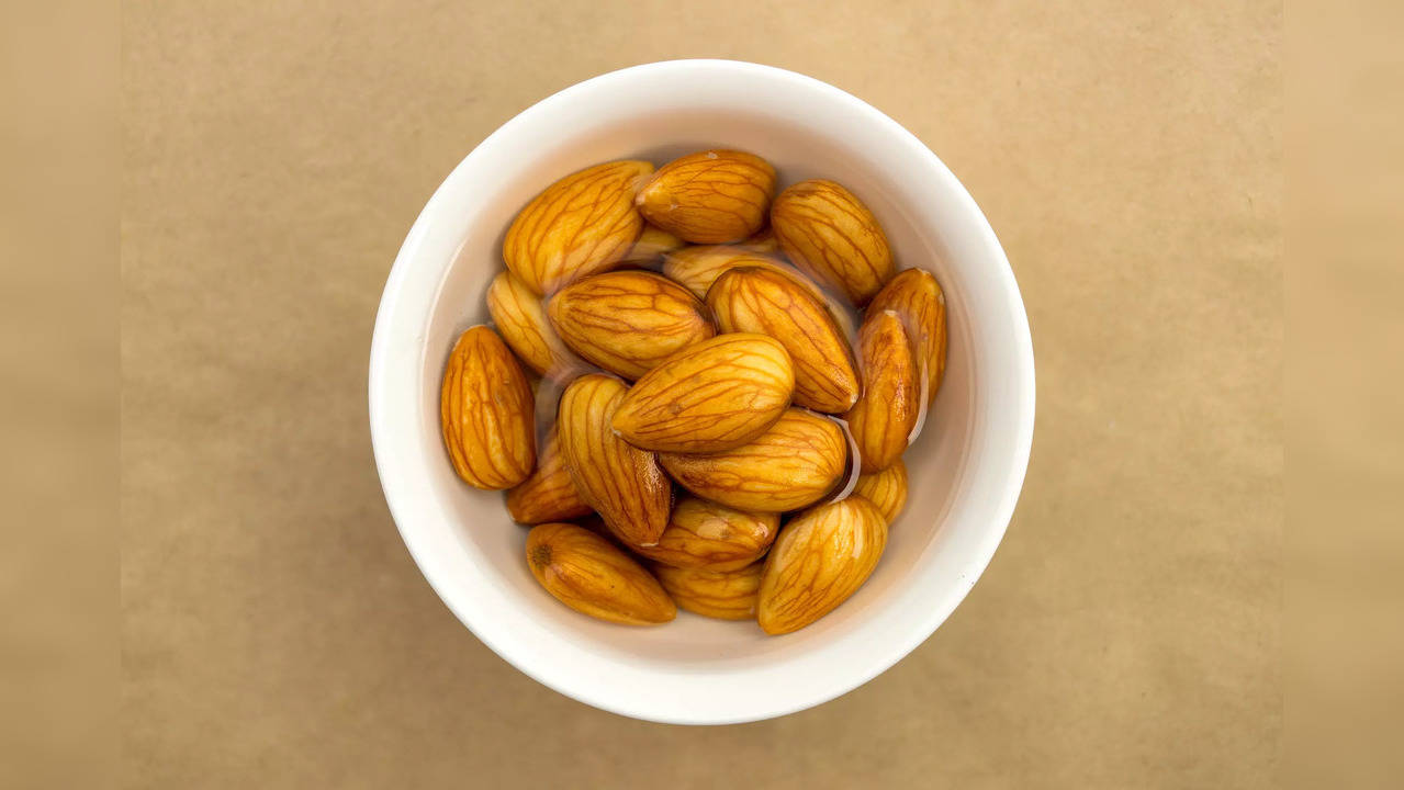 Some of the healthiest sources of fats are walnuts, almonds and cashews. Experts recommend soaking them overnight for maximum benefits.