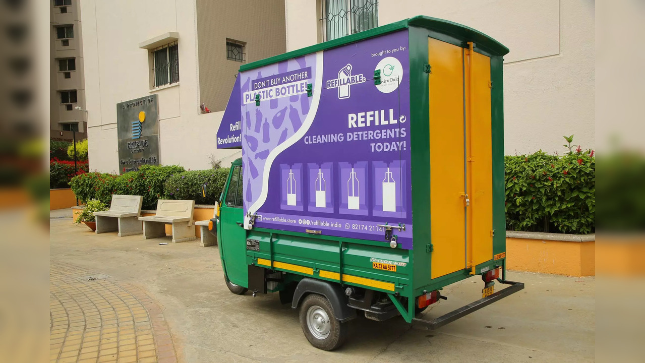 Refill vehicles