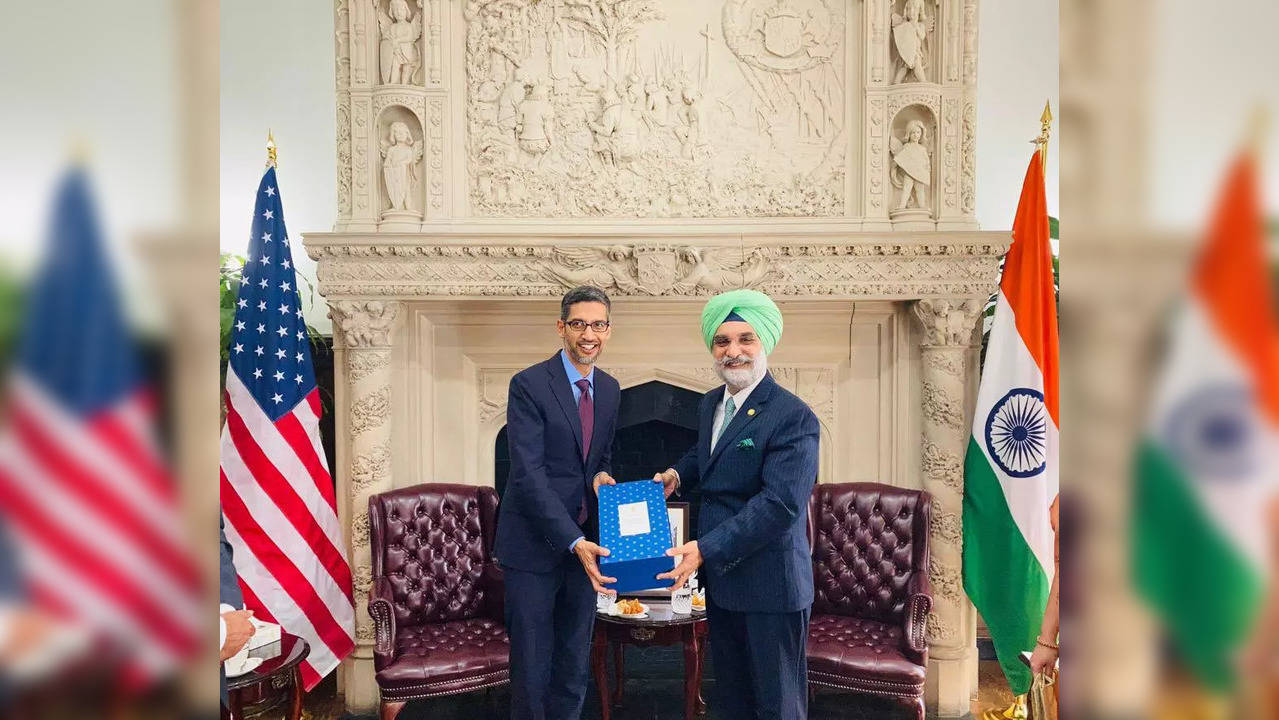 Sundar Pichai and Taranjit Singh Sandhu. (Photo courtesy: Twitter/@SandhuTaranjitS)