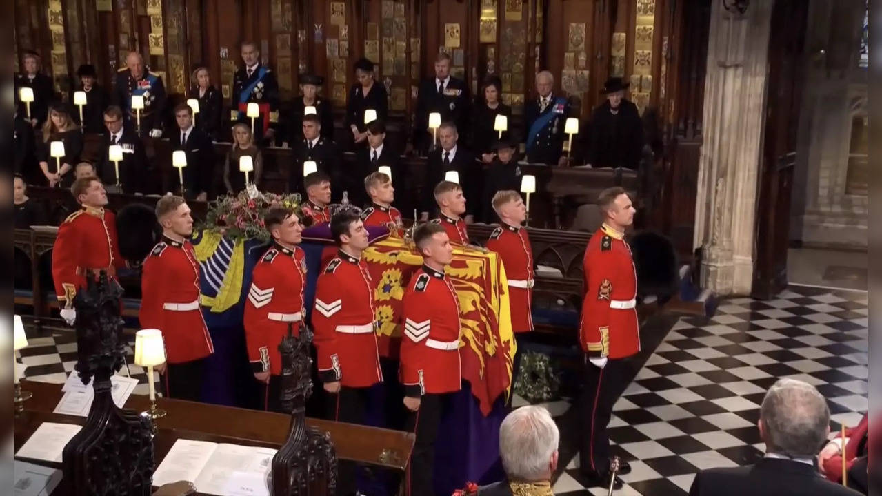 ​Pallbearers who carried Queen Elizabeth's coffin