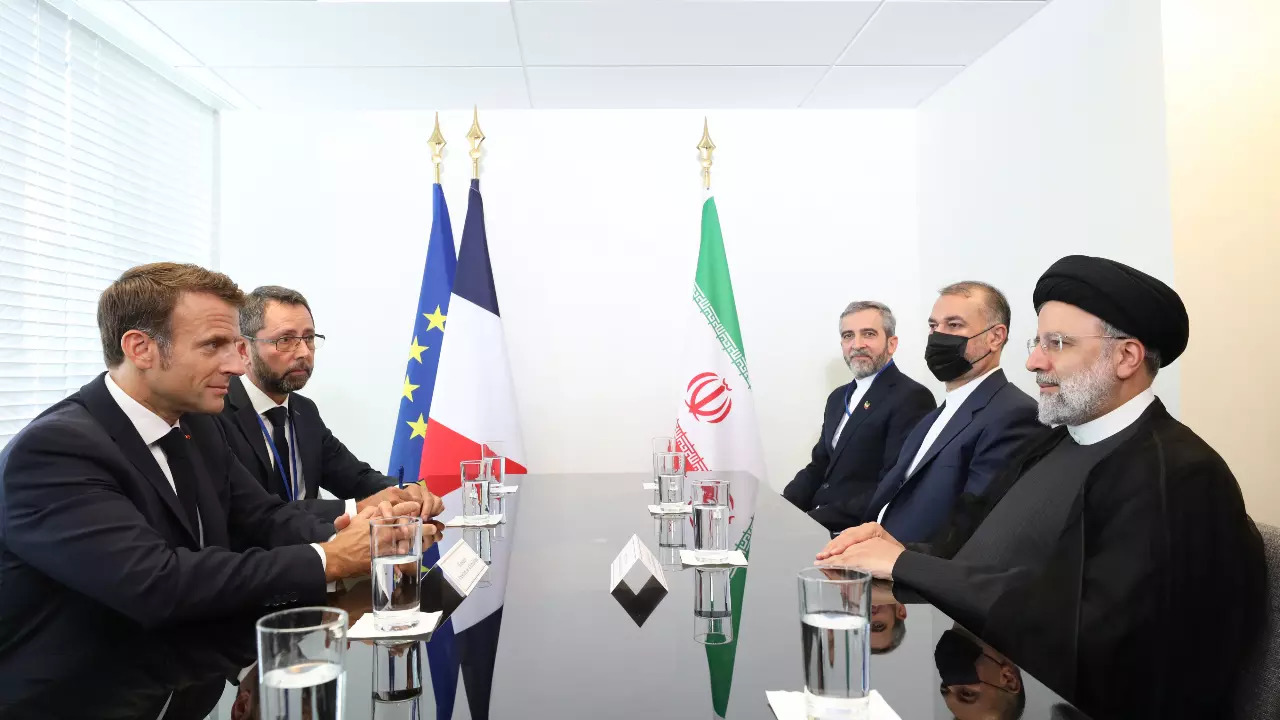 Ebrahim Raisi with Emmanuel Macron