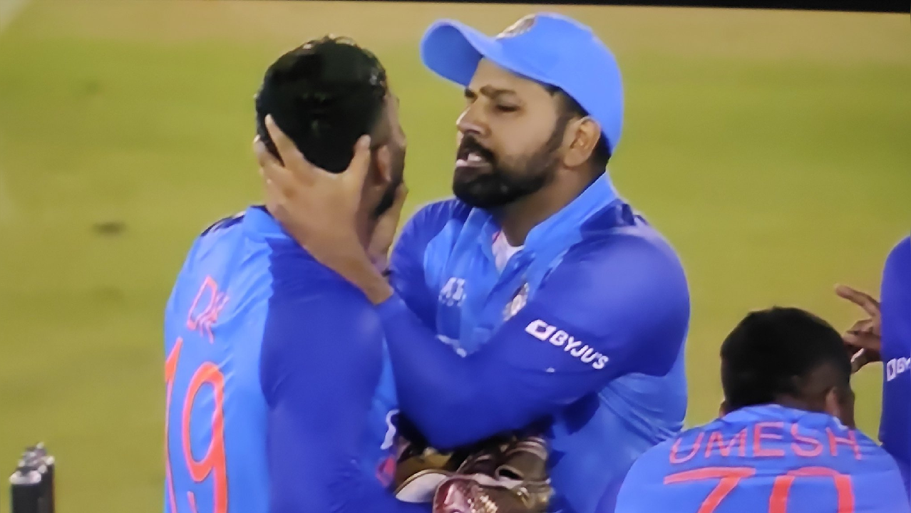 WATCH: Rohit Sharma gives a hilarious death stare to Dinesh Karthik ...