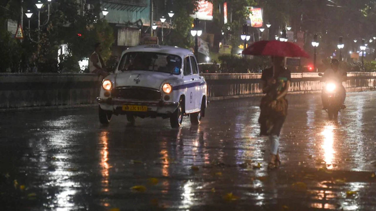 Kolkata weather update: Low pressure may bring light rain in the city in  next 48 hours, says IMD | Kolkata News, Times Now