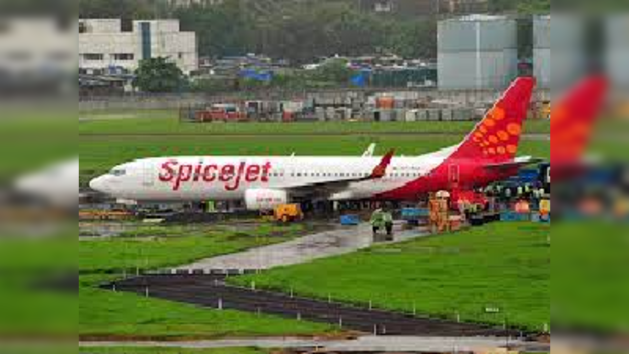 DGCA extends restrictions on SpiceJet to operate with 50% capacity