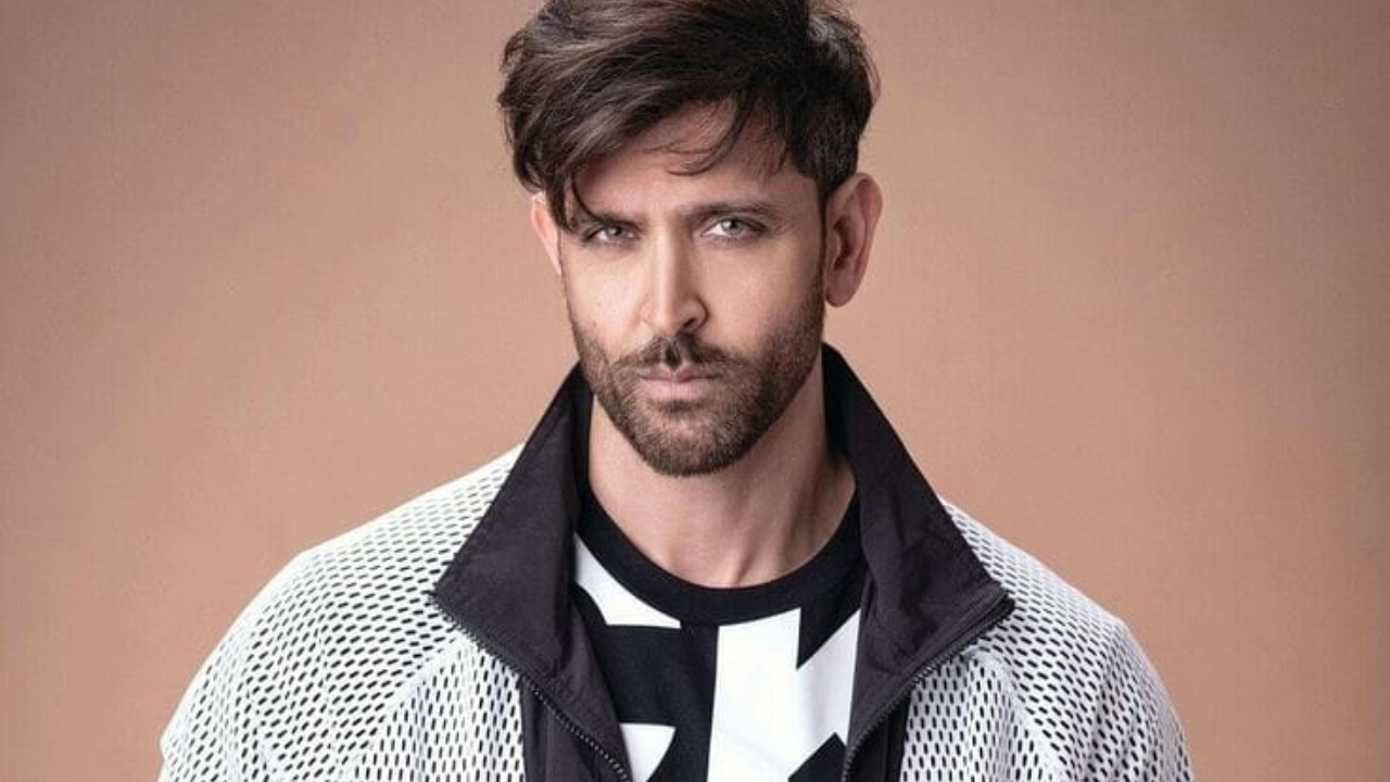 Hrithik Roshan is single and ready to mingle as the new face of dating app,  Happn! View Pics | India.com
