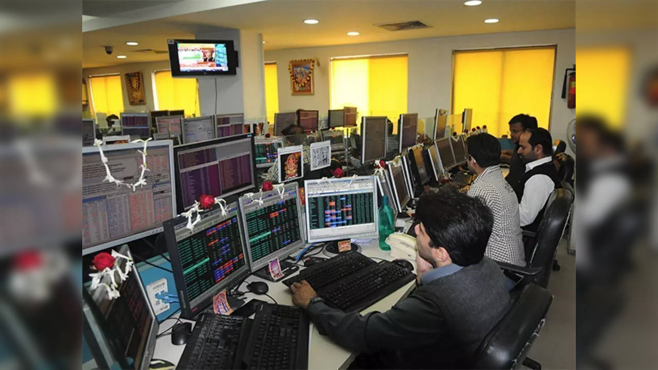 Sensex, Nifty end roller-coaster ride with 0.7% loss; IT stocks down