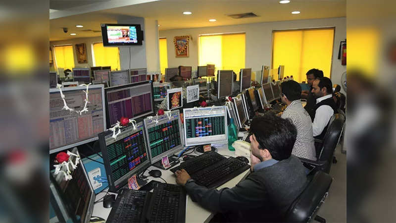Sensex, Nifty end roller-coaster ride with 0.7% loss; IT stocks down