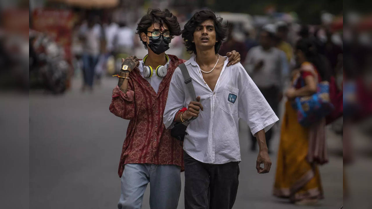 Mask mandates return in New Delhi as COVID-19 cases rise