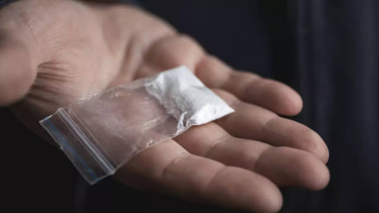 cocaine drug peddlers drugs smugglers