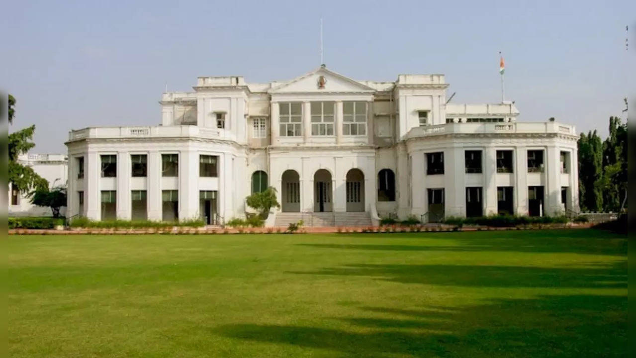 Chennai: Raj Bhavan to open for visitors; public can explore main lawn ...