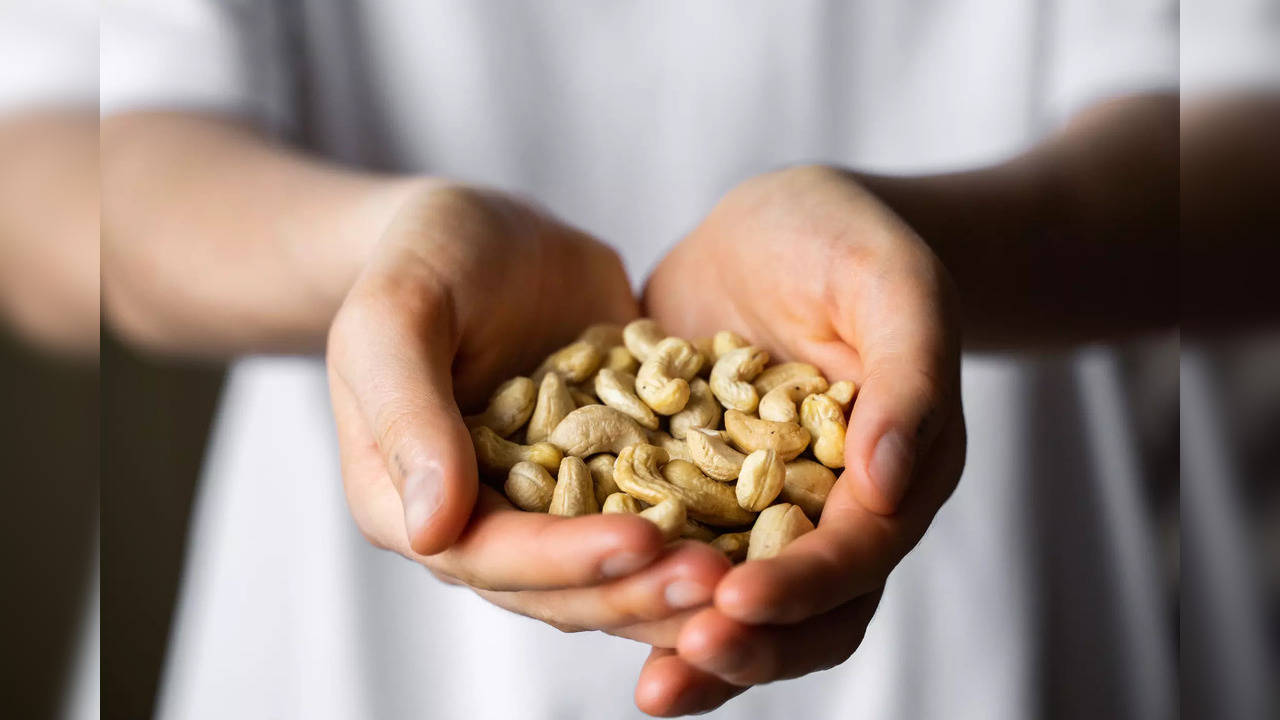 For women, specifically, cashews can be beneficial due to their effect on estrogen levels – for women with estrogen dominance, kaju can help maintain healthy hormone levels.