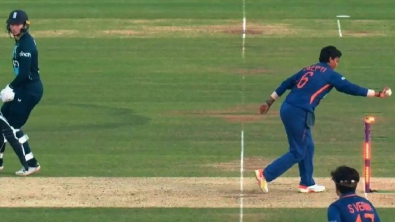 Deepti Sharma run out