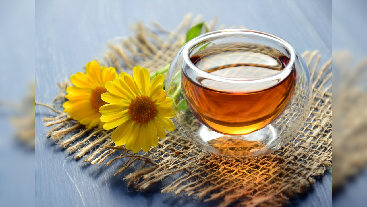 Another 2008 study in Diabetes UK claimed that drinking chamomile tea daily can help fight diabetes-related complications like kidney damage, heart disease and blindness. (Photo credit: Pexels)