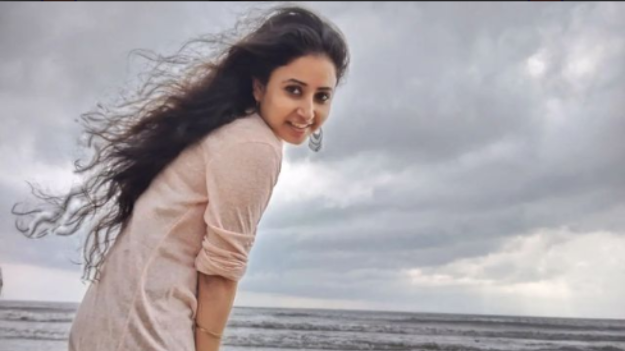 Sana Amin Sheikh announces divorce from husband after six years of marriage