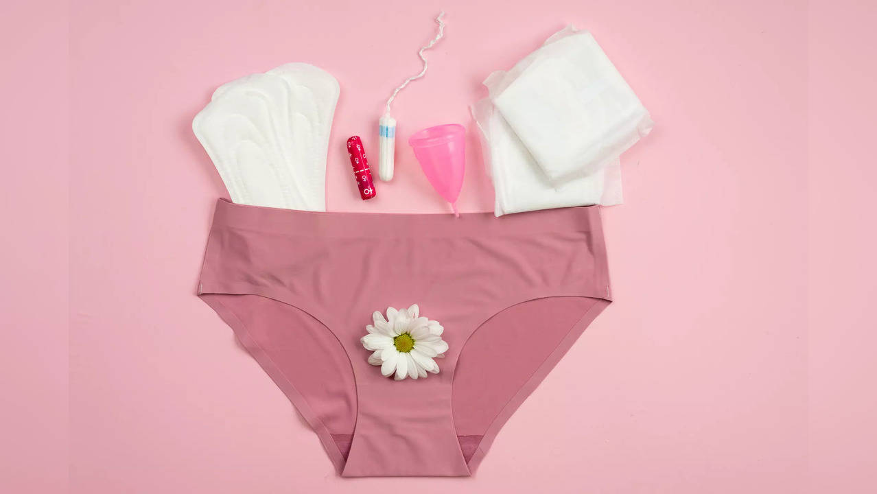Comparison between sanitary pads and period underwear Menstrual Cups