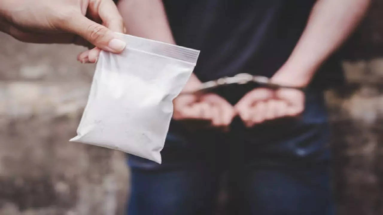 istockphoto-drug smuggling