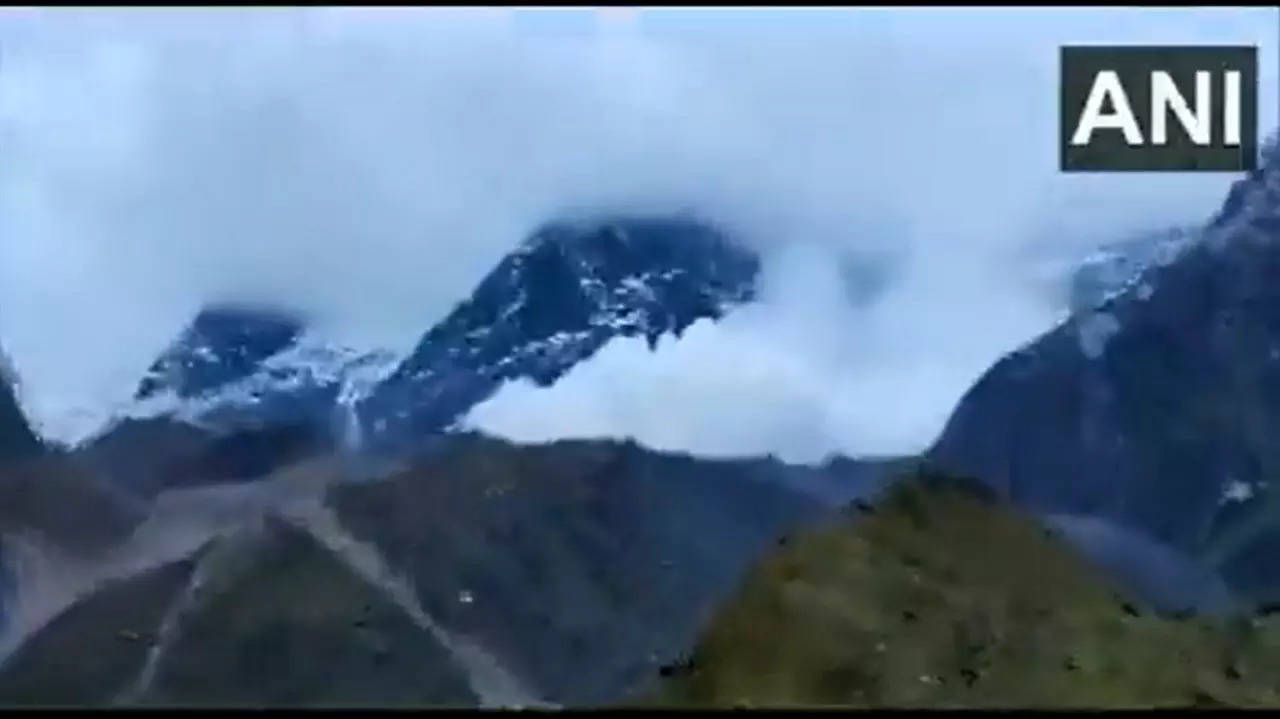 Avalanche occurs near Kedarnath Temple