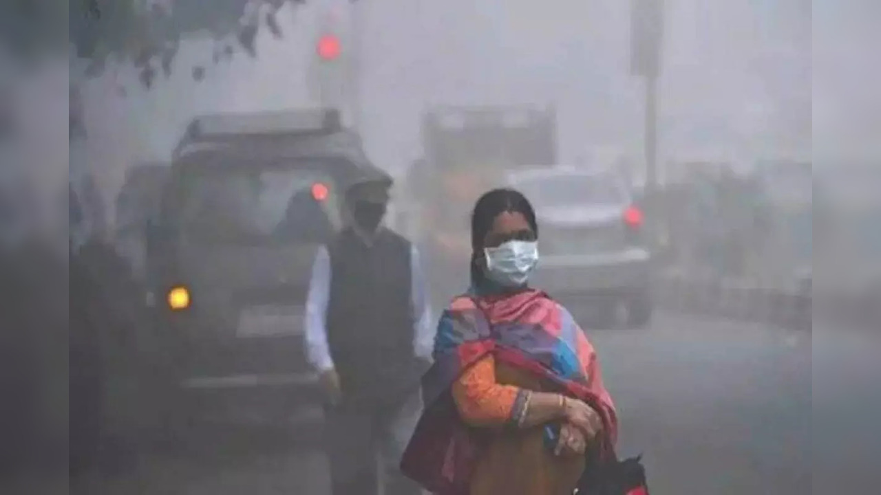 Delhi startup develops anti-pollution, Bluetooth-enabled helmet; Bikers can now breathe clean air