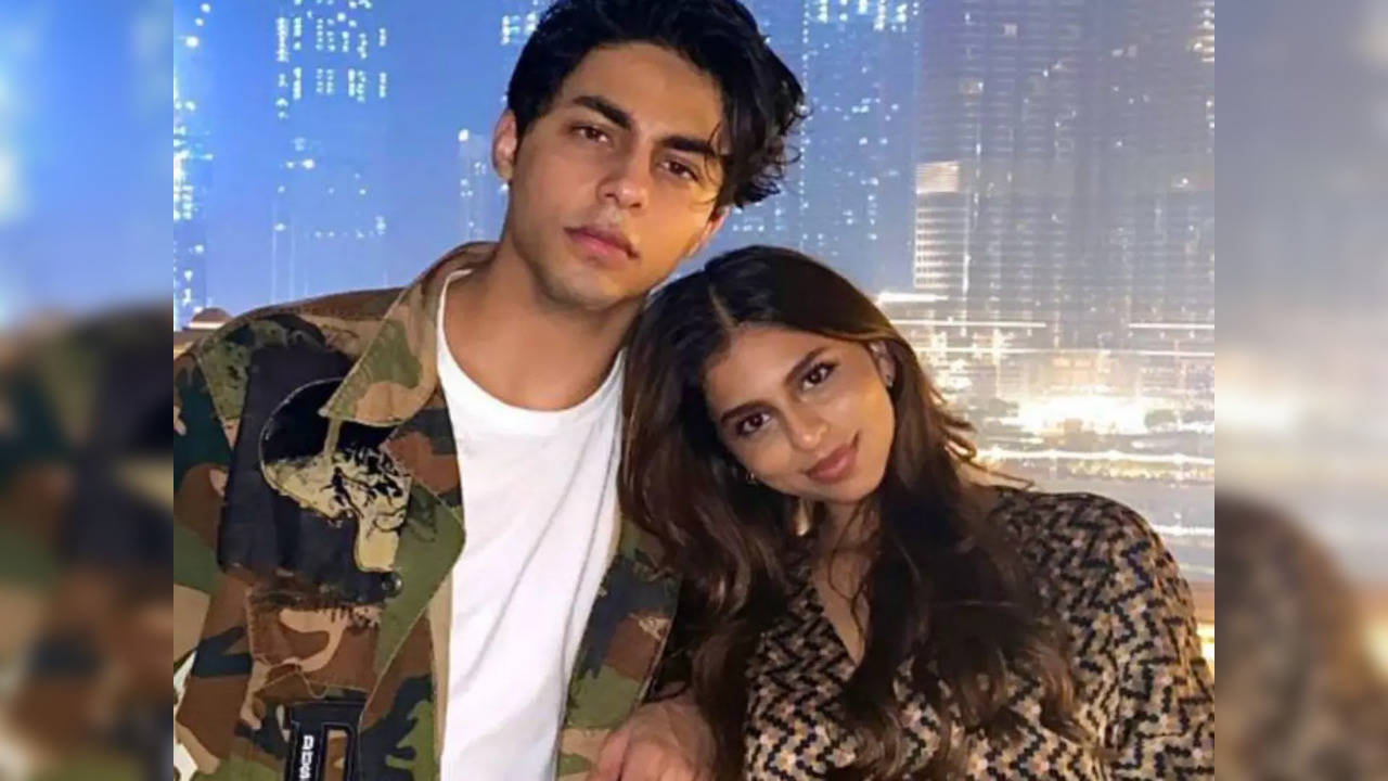 Shah Rukh Khan's kids Aryan and Suhana make stylish entry at the screening of Madhuri Dixit's Maja Ma - watch