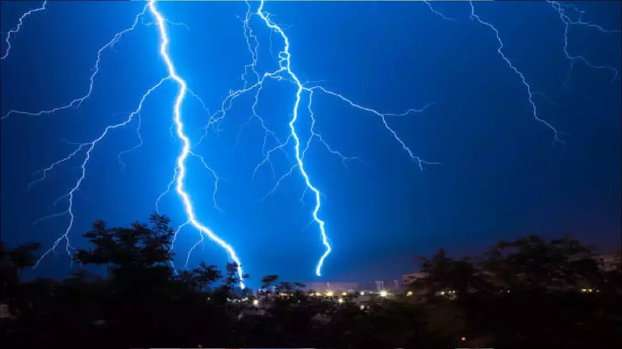 DON’T shower or do dishes during a thunderstorm: Here's what US ...